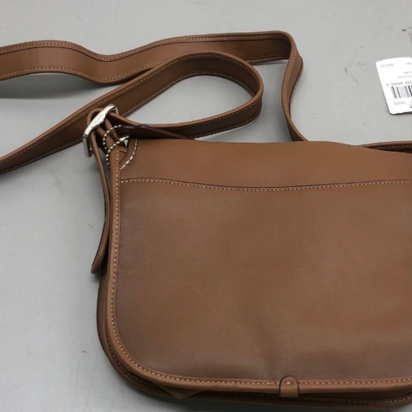 COACH PATRICIA SADDLE BAG 23 IN GLOVE CALF LEATHER WITH BUTTERFLY STUD - Picture 5 of 7